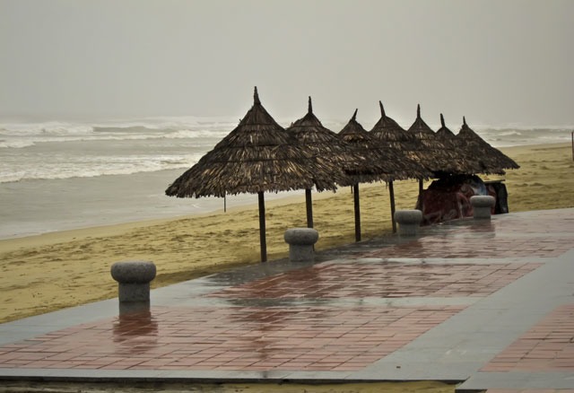 Rainy-Day-on-China-Beach2